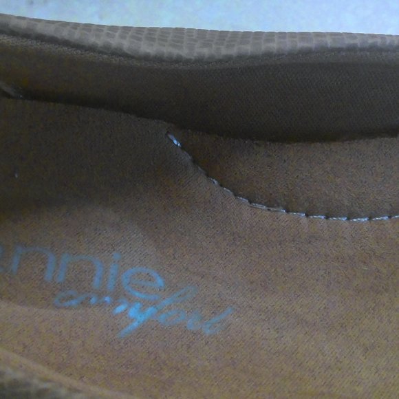 ANNIE COMFORT TAN BALLET STYLE SHOES WITH GOLD TONE O RING ON TOP OF SHOE-6 - Picture 8 of 8